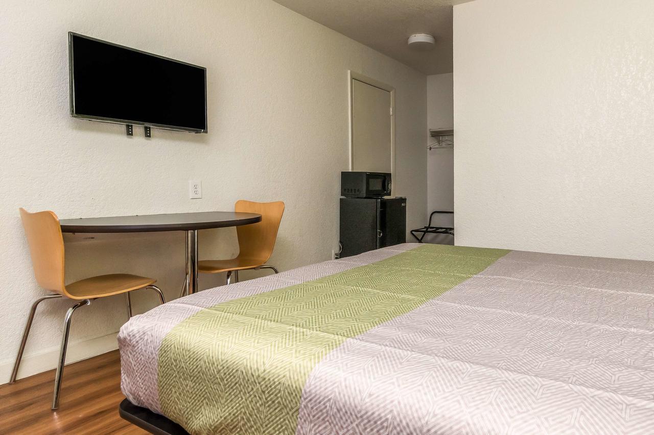 Motel 6 Fort Worth North Haltom City 外观 照片