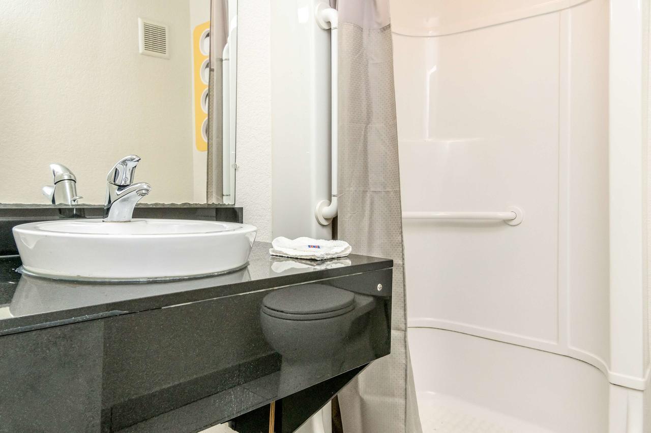 Motel 6 Fort Worth North Haltom City 外观 照片