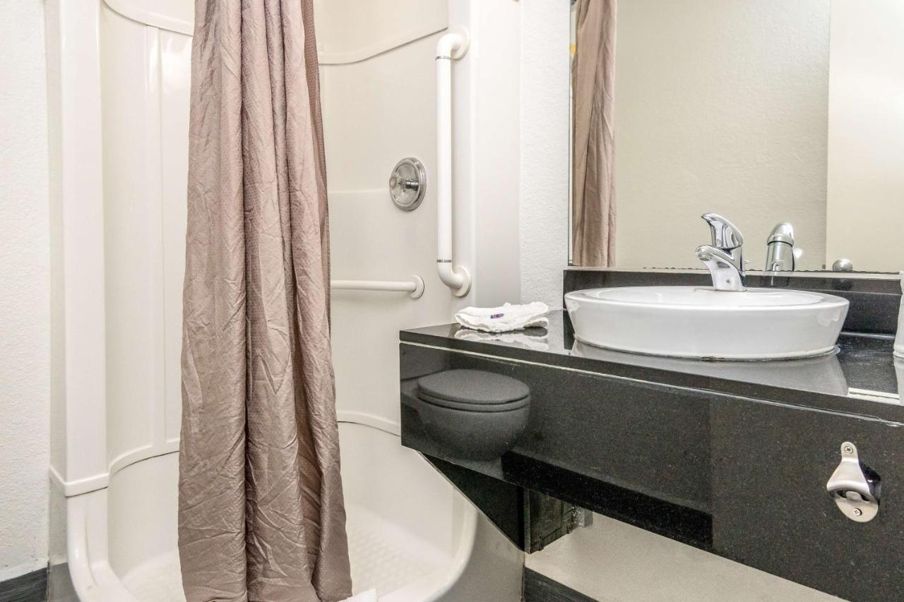 Motel 6 Fort Worth North Haltom City 外观 照片
