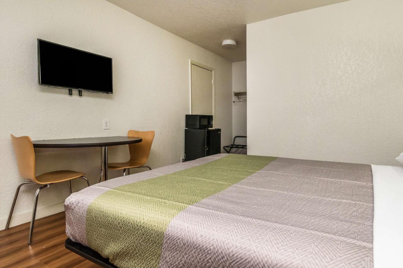 Motel 6 Fort Worth North Haltom City 外观 照片